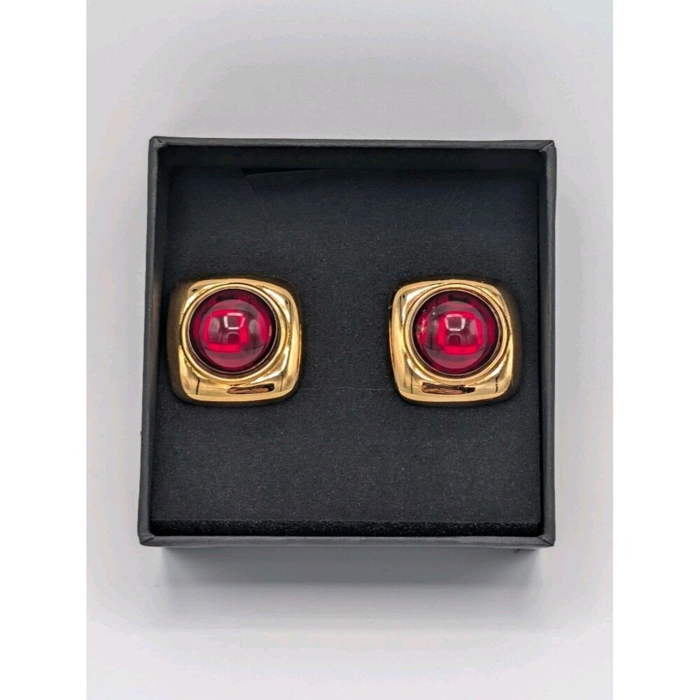 Vintage Monet Gold Tone Ruby Red Glass Gripoix Cabochon Clip On Earrings Luxury
